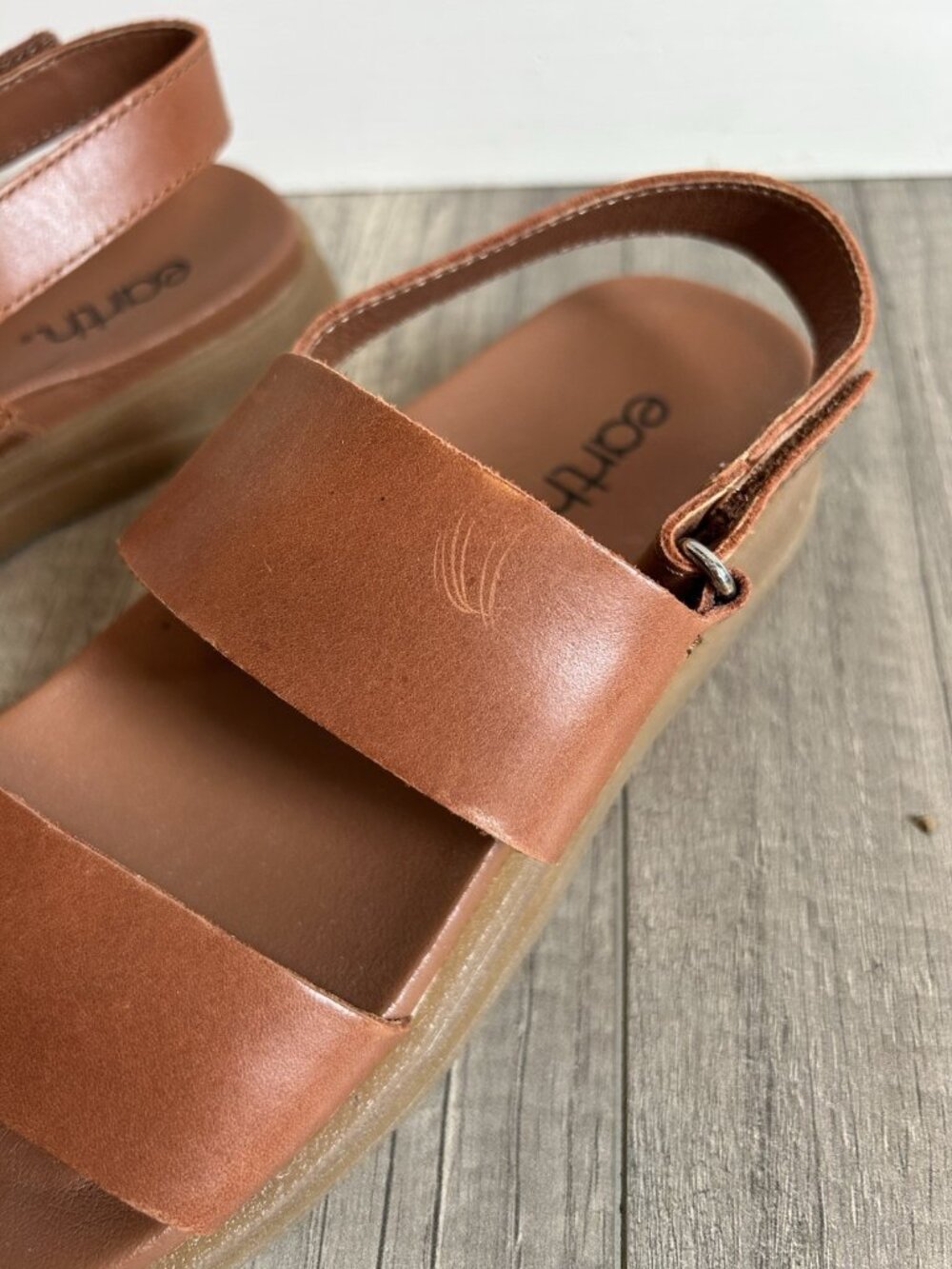Earth Women's Leah Round Toe Strappy Casual Flat Sandals Brown 210 8M - Picture 15 of 16